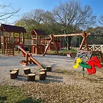 Gostinjska kuća Camp 'dvor' Bell Tent Manjadvorci