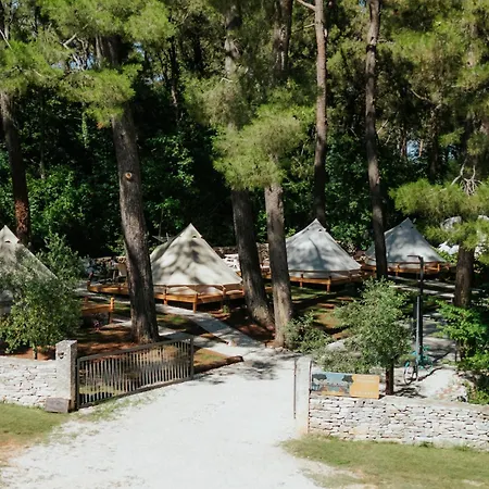 Camp 'dvor' Bell Tent Maison d'hôtes 3*