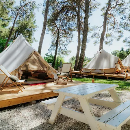 Maison d'hôtes Camp 'dvor' Bell Tent Manjadvorci
