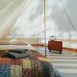 Casa de hóspedes Camp 'dvor' Bell Tent Manjadvorci