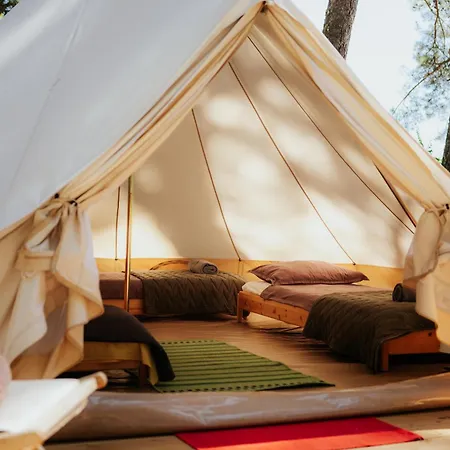 Camp 'dvor' Bell Tent