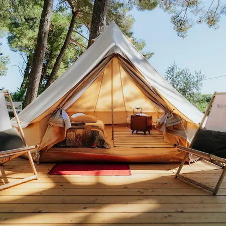 Camp 'dvor' Bell Tent