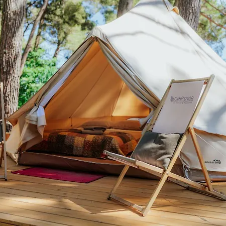 Camp 'dvor' Bell Tent Guest house