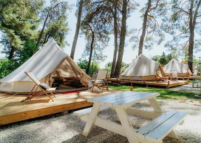 Gostinjska kuća Camp 'dvor' Bell Tent Manjadvorci