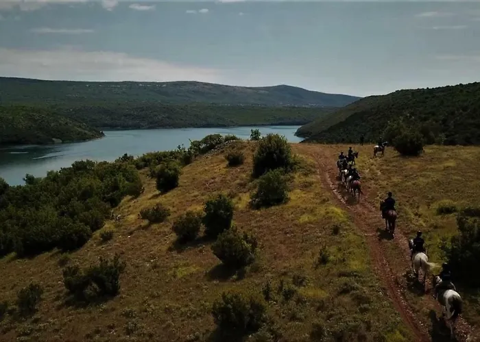 Camp 'dvor' Bell Tent 3* Manjadvorci